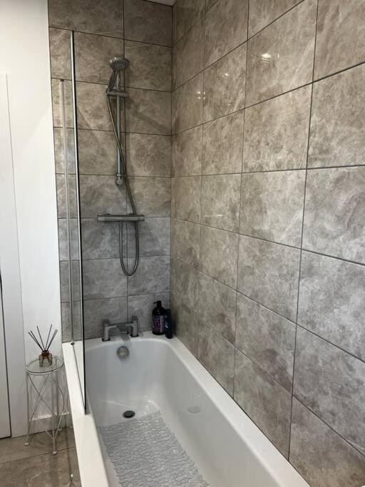 Newly Refurbished Flat - Callander Apartman Kültér fotó